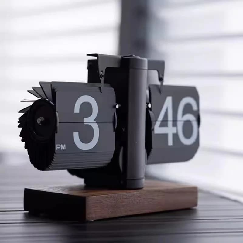 Solid wood base, small balance, automatic page turning clock, classic living room desktop clock, handicraft, single-leg clock