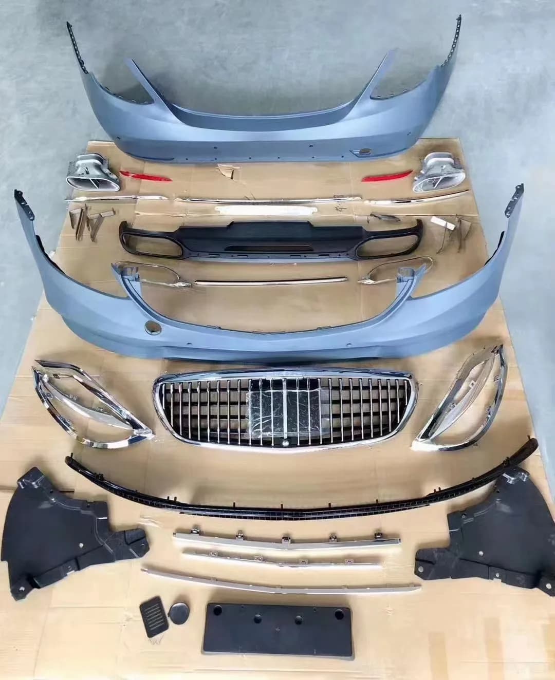 E Class W213 E180 E200 E43 E53 E63 Automobiles Exerior Body Parts Facelift Car Set May Style Front Bumper Rear Bumper Grille