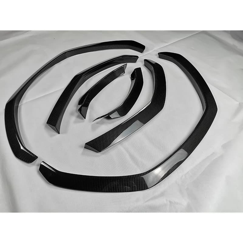 OEM Style Dry Carbon Fiber Car Exterior Parts Wheel Trim Wheel Eyebrow Fender Flares for Lambo URUS 2018-2019 Carbon Trim