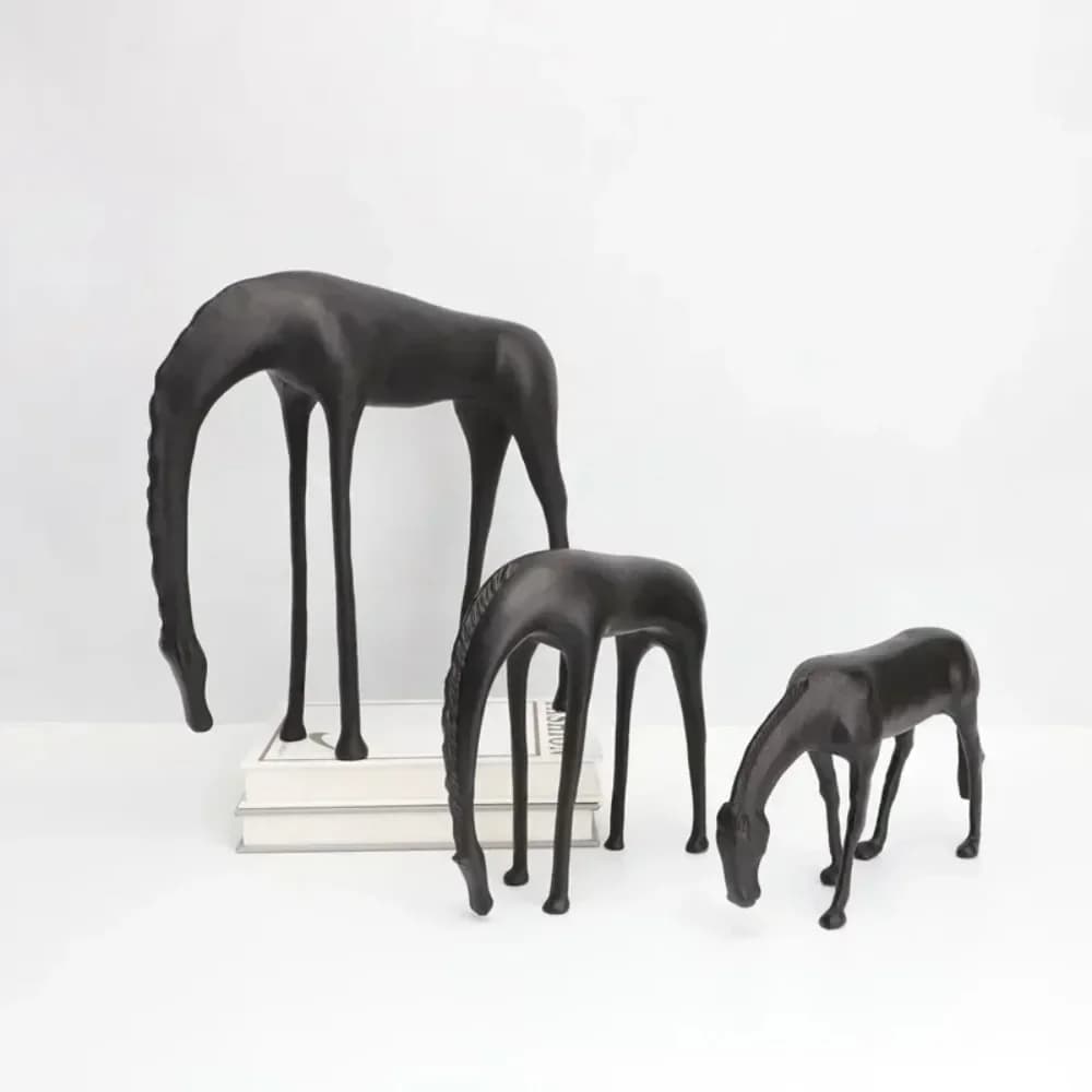 Black Cast Iron Abstract Horse and Deer Statue, Simulated Animal Model Sculpture, Office Desk Ornament, Modern Home Decoration