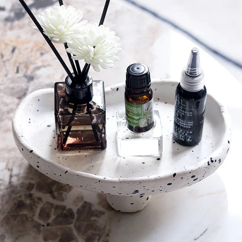 Nordic Resin Tripod Tray Aroma Stand for Entryway Table Glasses Holder Jewelry Catchall Home Decor Storage Organizer