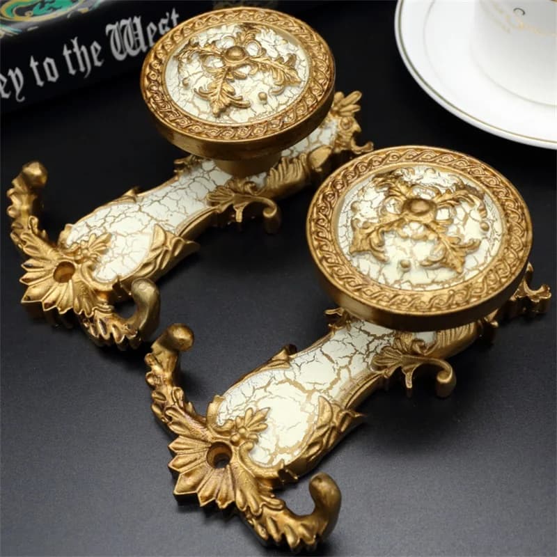 2 Pcs European Curtain Hooks, Gorgeous Double Hooks Golden Round Decorative Wall Hook, Crackle Texture, Curtain Tie Down Hooks