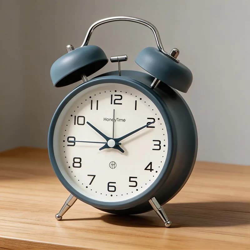 Creative Multi-color Metal Alarm Clock Japanese High-volume Quartz Table Clock Silent Sweeping Second Decorative Watch Get Up