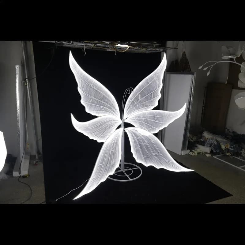 Stage layout props wedding butterfly ceiling hotel shopping mall atmosphere beautiful Chen wedding hall decoration spirit