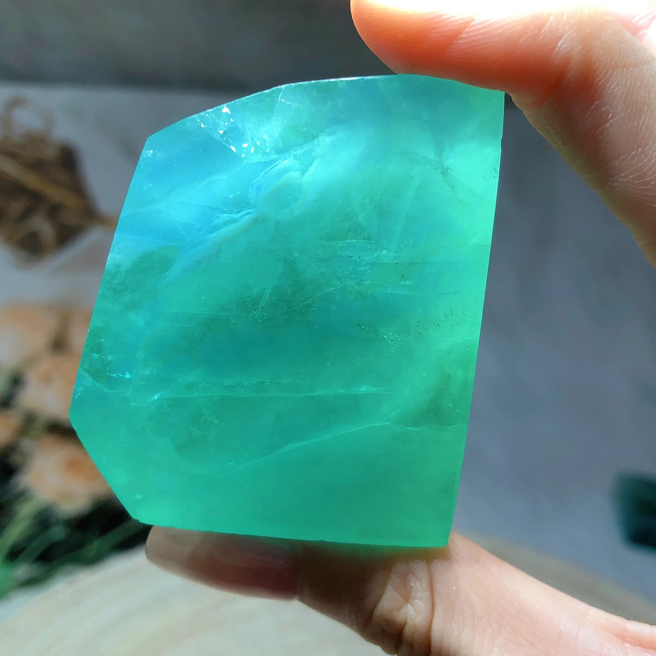 Natural Crystals Ocean Blue Fluorite Freeform Rainbow Flash Healing Stones High Quality Wholesale Decoration Room Decor Gift