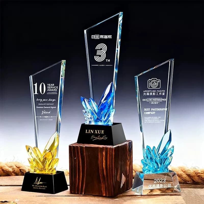 Customizable Crystal Glass Trophy for Excellent Staff Competition Award Creative Honor Sales Champion Engraved Custom Trophy