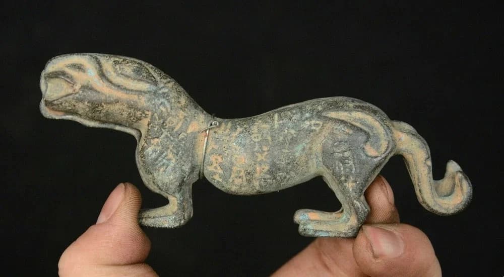 Old China Dynasty Palace Bronze Animal Tiger Beast Military Symbols Token Statue