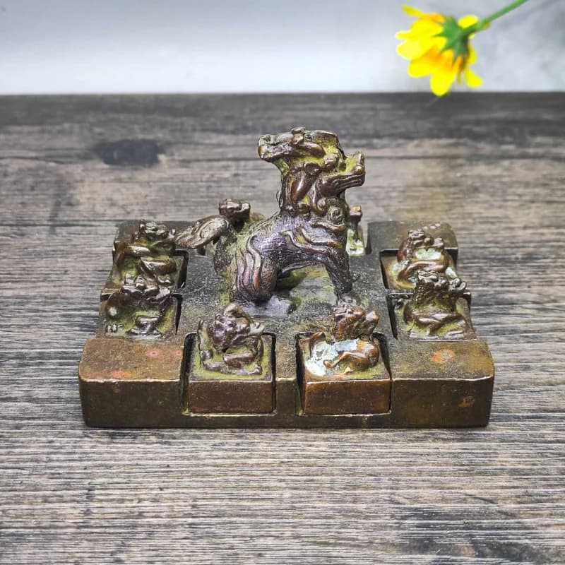 Miscellaneous Artifacts: Twelve Zodiac Signs, Nine-Dragon Supreme Ornament, Old Object Collection, Bronze Seal
