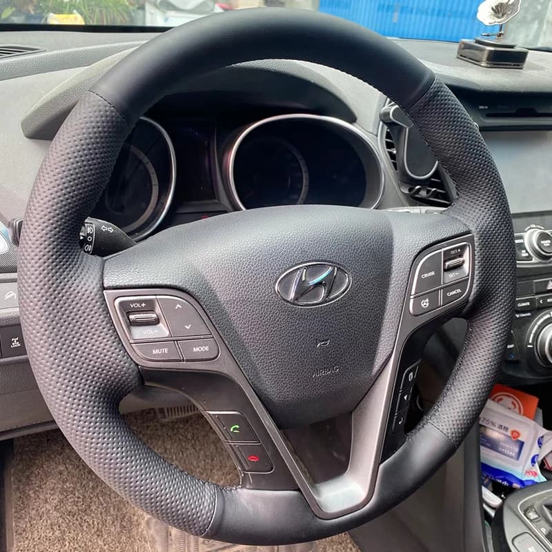 Diy Handmade Sewing Car Steering Wheel Cover for Hyundai I40 2011-2019 Santa Fe‌ Leather Car Accessories Protector Braid Cover