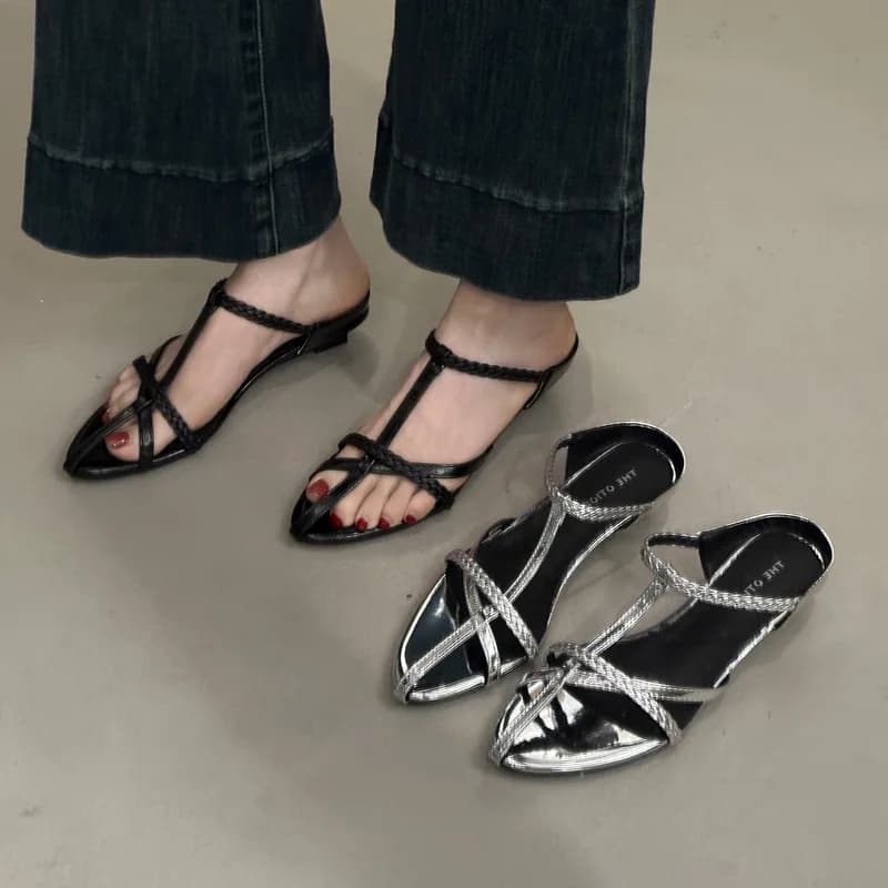 Non-slip outer wear 2026 summer sandals with skirt niche pointed cool slippers