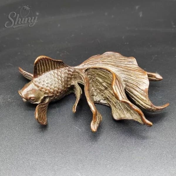 Antique Old China Bronze Copper Fengshui Auspicious Animal Big Eyes Fish Goldfish Statue Decorative Figurines