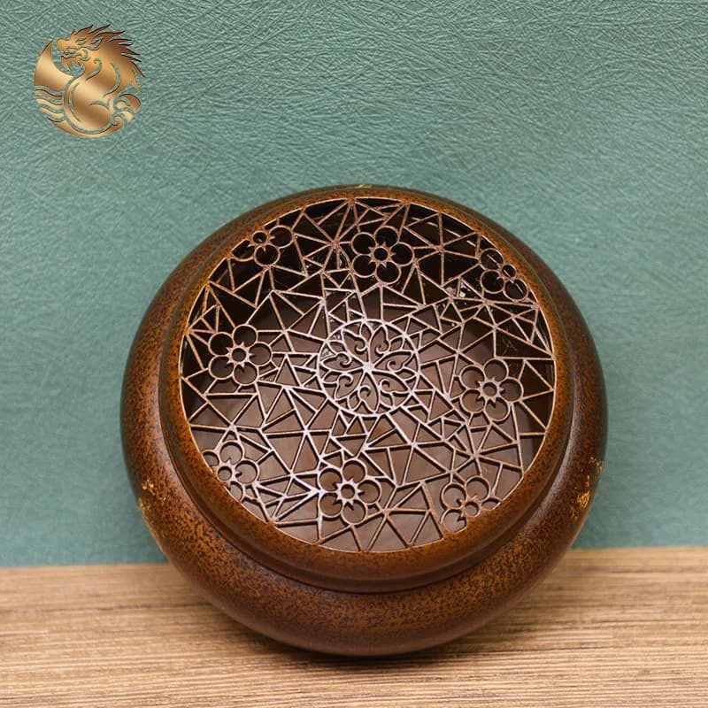 All-brass Suzhou-style exquisitely crafted hollow burner, a decorative bronze piece gilding, suitable for incense st
