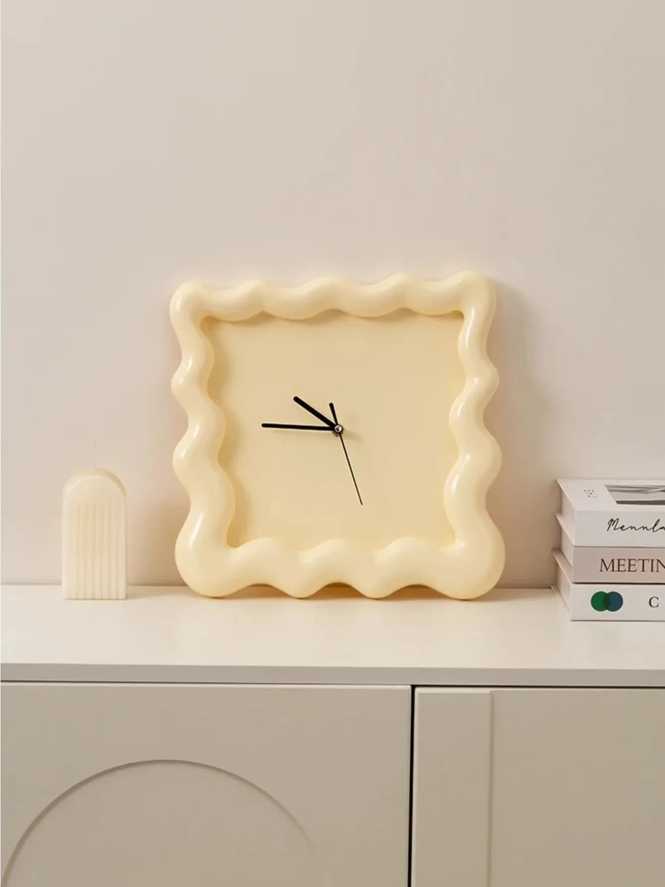 Nordic Table Clock Cream Wall Mounted Clock Dining Room Living Room Wall Hanging Decoration Morden Coffee Table Ornaments