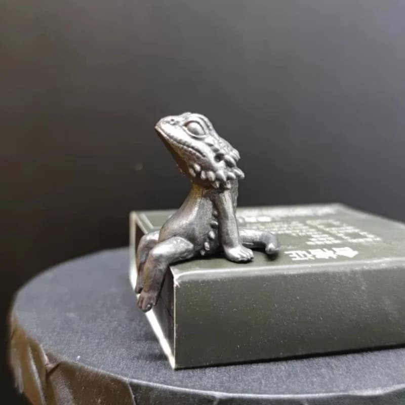 Antique Brass Lizard Ornaments Lovely Figurine Miniature Reptile Sculpture Vintage Desk Decor Gift for Pet Lovers & Collectors