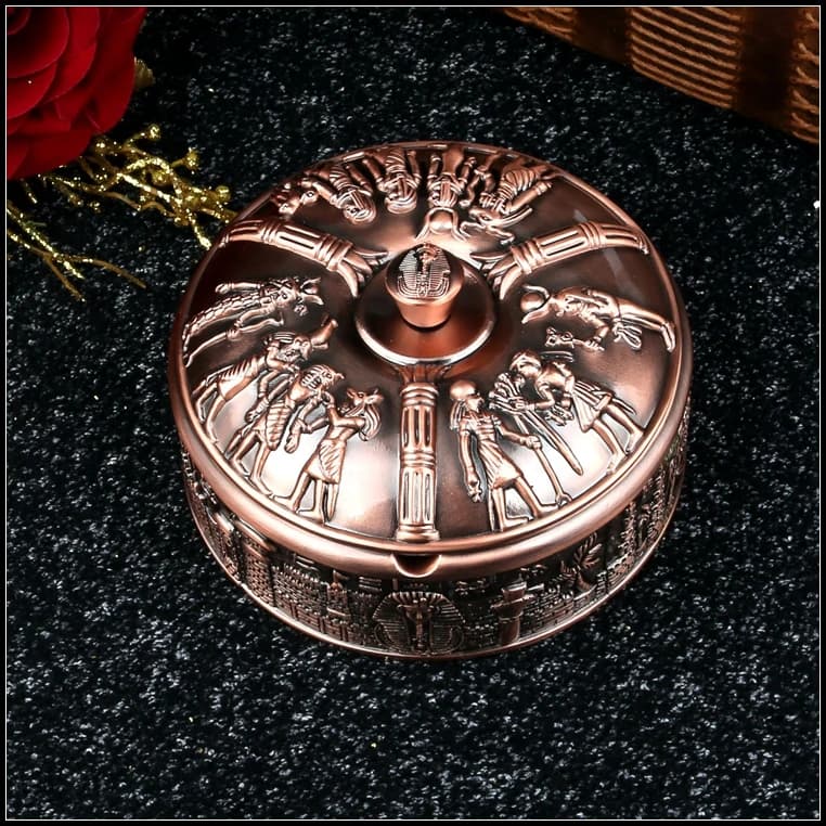 Retro ashtray with lid, home living room, coffee table, windproof, fly ash resistant, creative, and fall resistant high-end asht