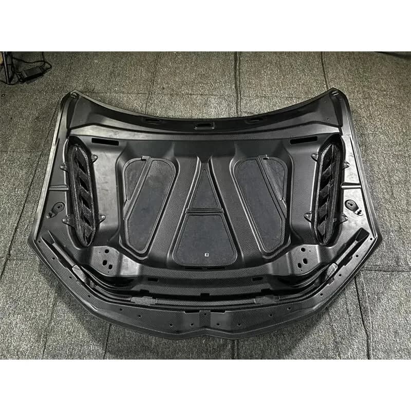 Carbon Fiber Engine Hood Luxury Performance SUV High Strength Lightweight Sport Style Easy Installation Factory Direct