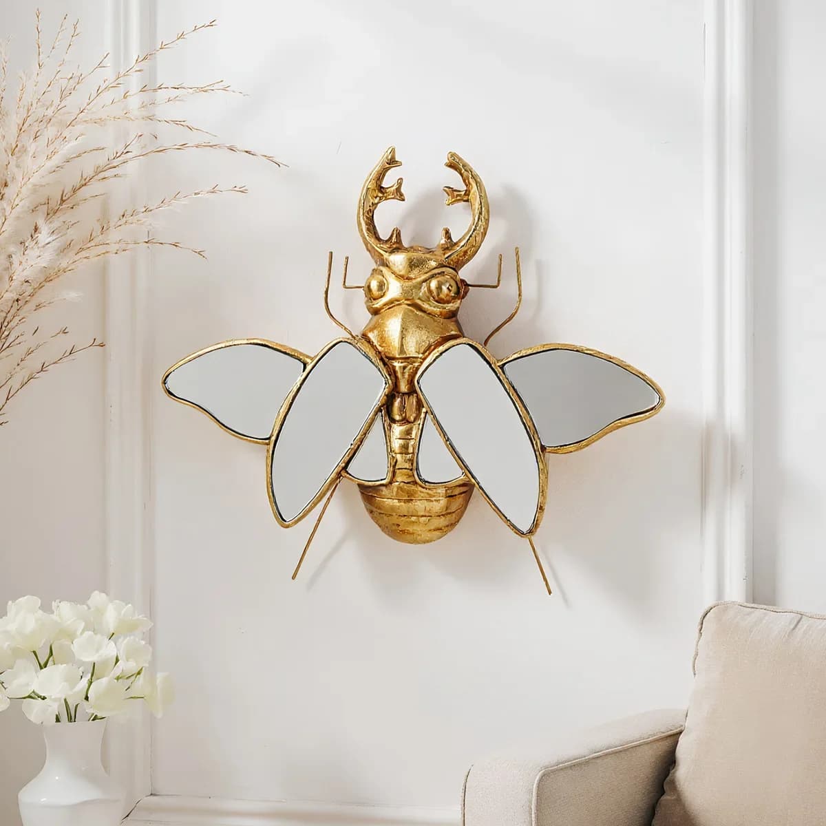Retro Gold Beetle Wall Mirror Resin Insect Wall Art with Mirrored Wings Vintage Home Ornament Decor for Living Room Bedroom Gift