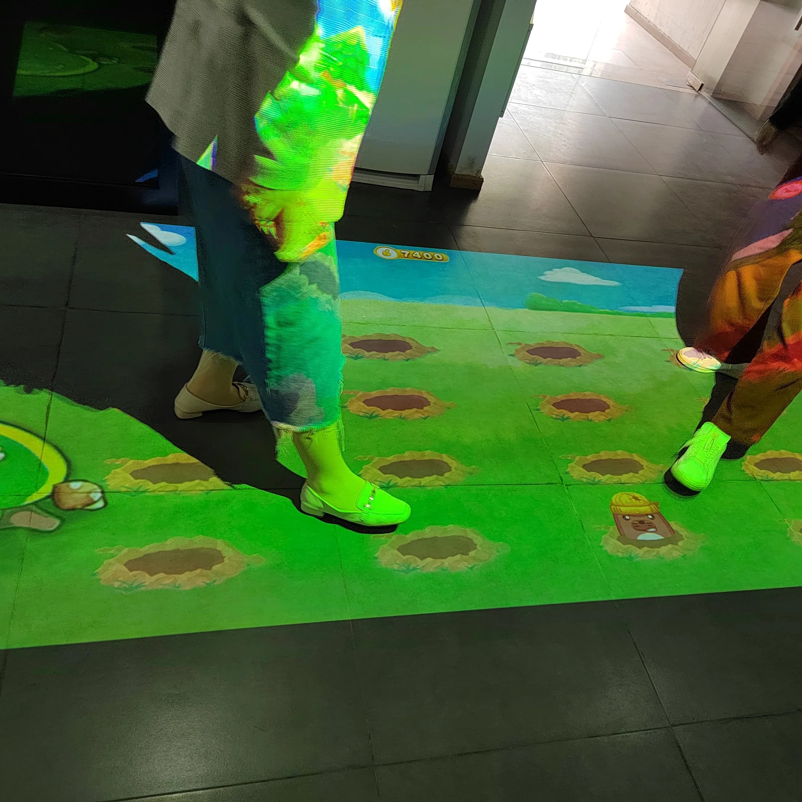 All in One Machine AR Sport Game Interactive Floor Projection Touch Screen Interactive Projector Multiplayer Games for Home