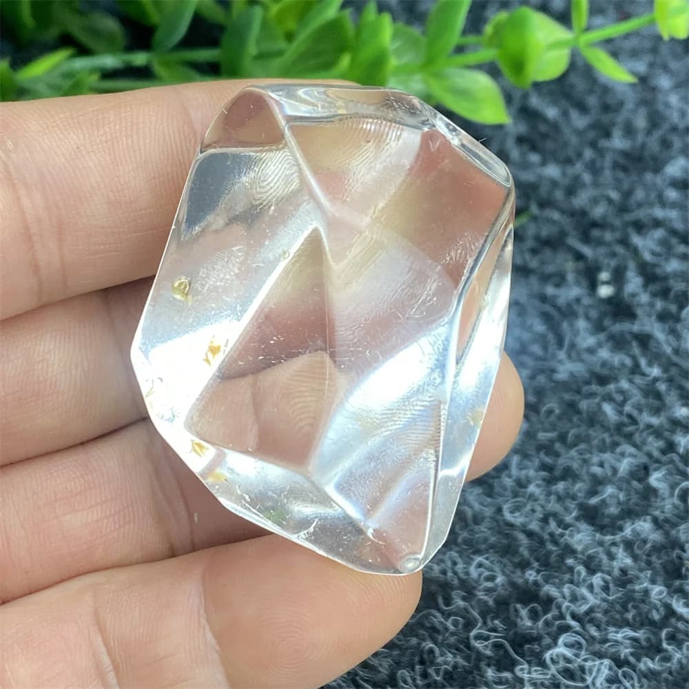 Natural Transparent White Crystal Free Polyhedron Geometric Free Form Reiki Treatment Irregular Gemstones Home Decoration Gifts