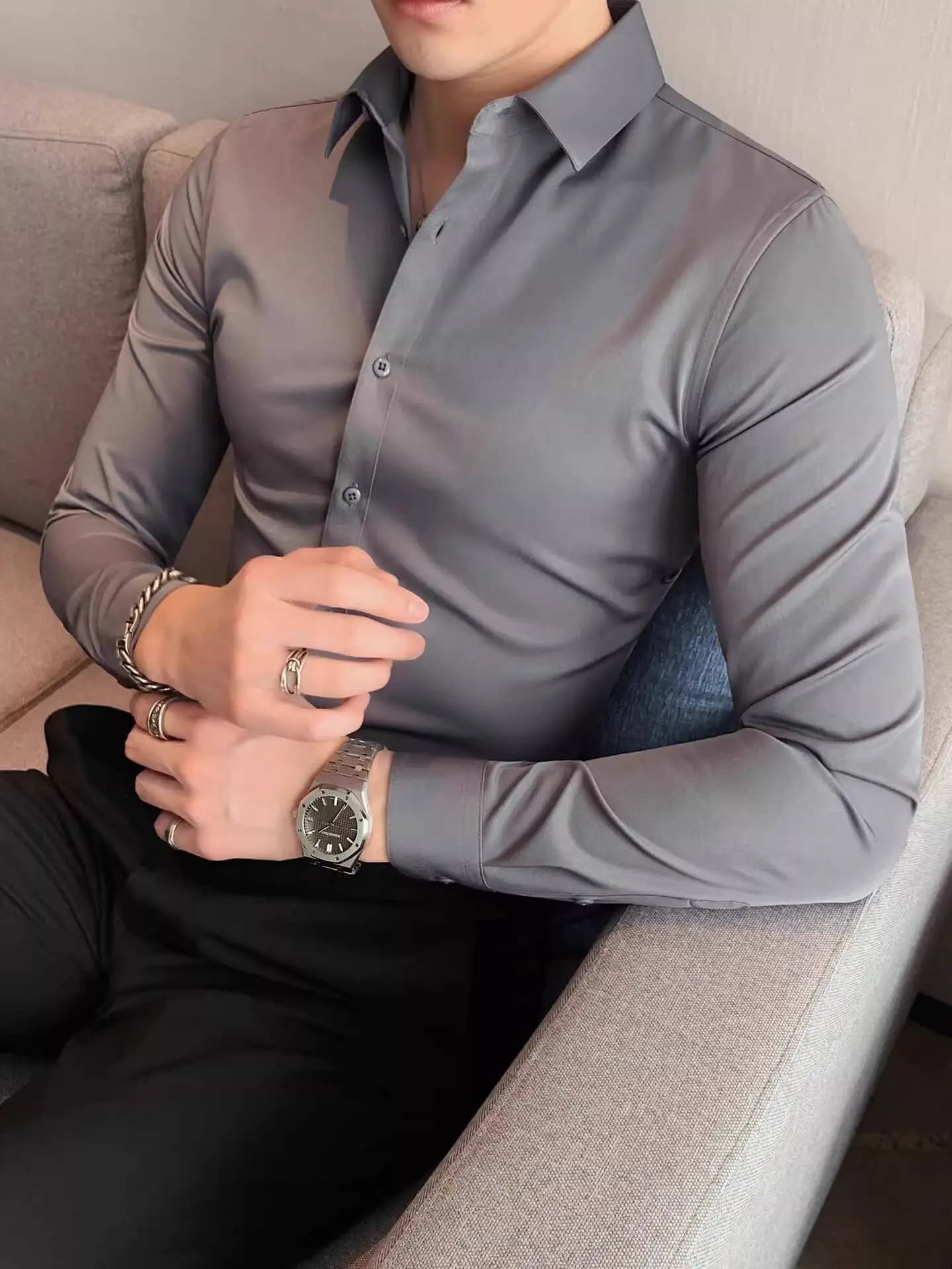 High-End, Stylish Gray Long-Sleeve Suit Shirt For Men, Stretchy, Slim-Fit, Business Formal Wear, Fleece-Lined Black Shirt,