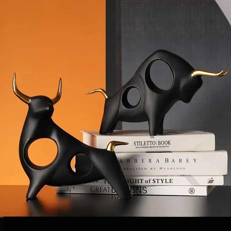 Creative Cow Ornaments Ox Figurine Lucky Resin Bull Crafts Office Table Decorations Fashion