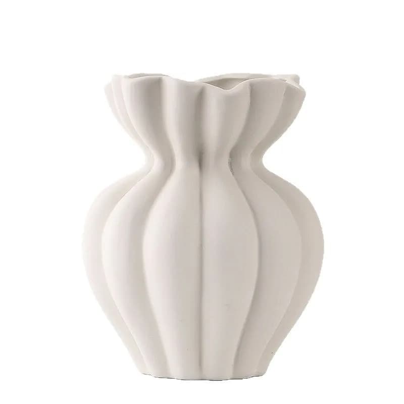 New Chinese-style twist vase, modern simplicity, light luxury, high-end dining room, model room, soft decoration French style