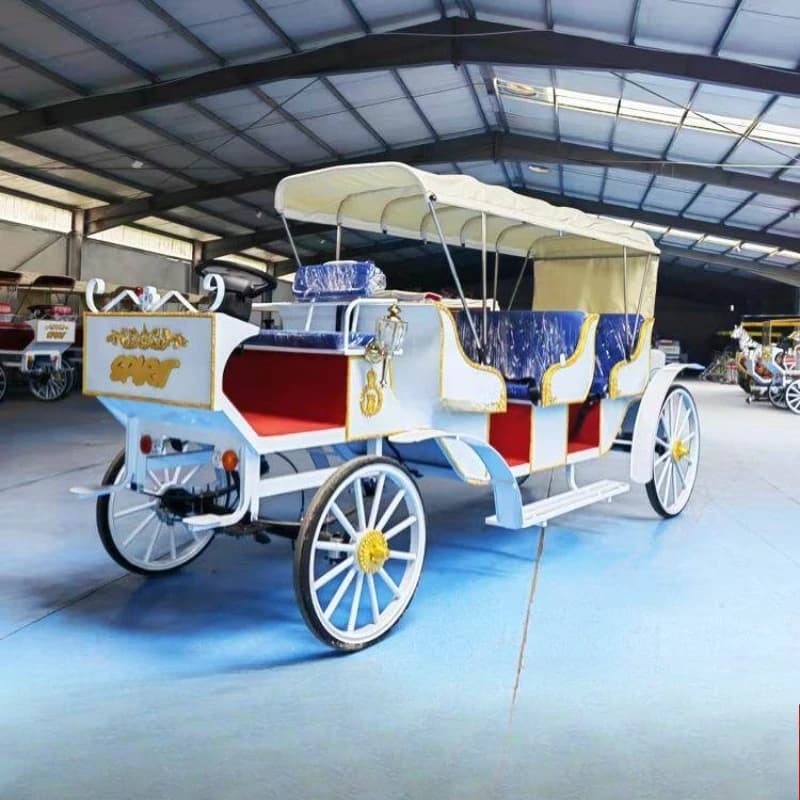 New European-style sightseeing carriage, retro four-wheeled electric carriage