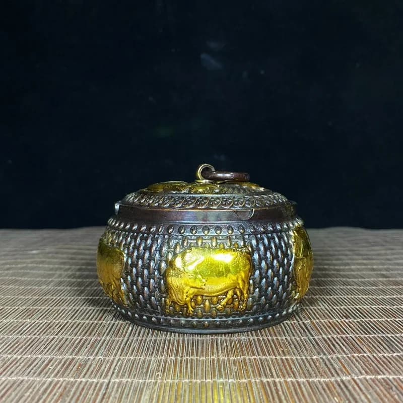Antique-style aged pure copper gilded relief five-bull ashtray, furniture decoration, interior ornament, new