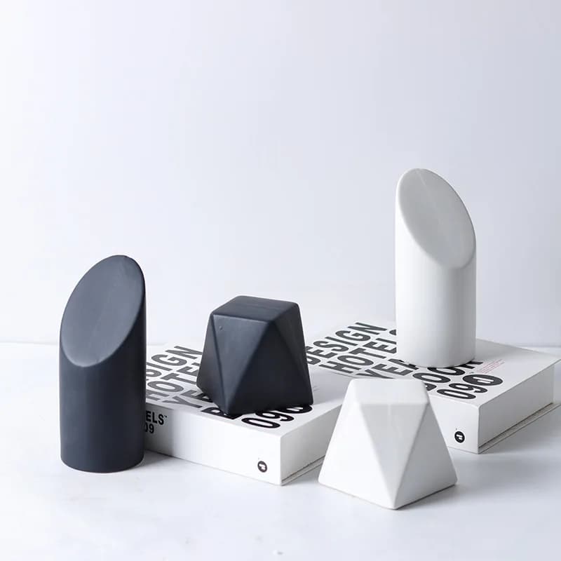 Multi colored polyhedral geometric ceramic crafts, Nordic light luxury ornaments, home, bedroom, study, aesthetic decoration