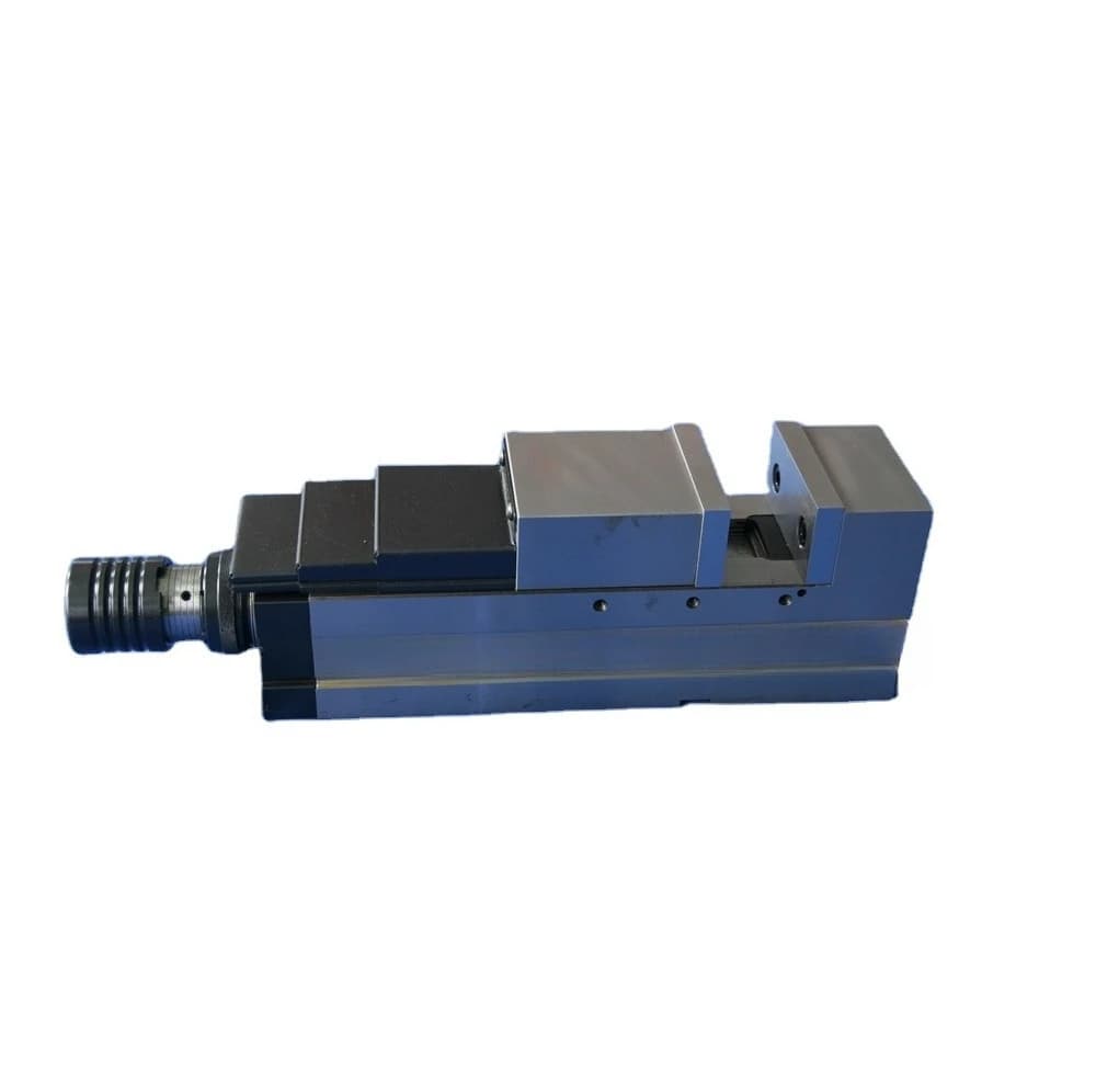 Open the 200mm Flat Pliers and Use a Precision Hydraulic Wrench to Automatically Increase the Pressure of the Vise