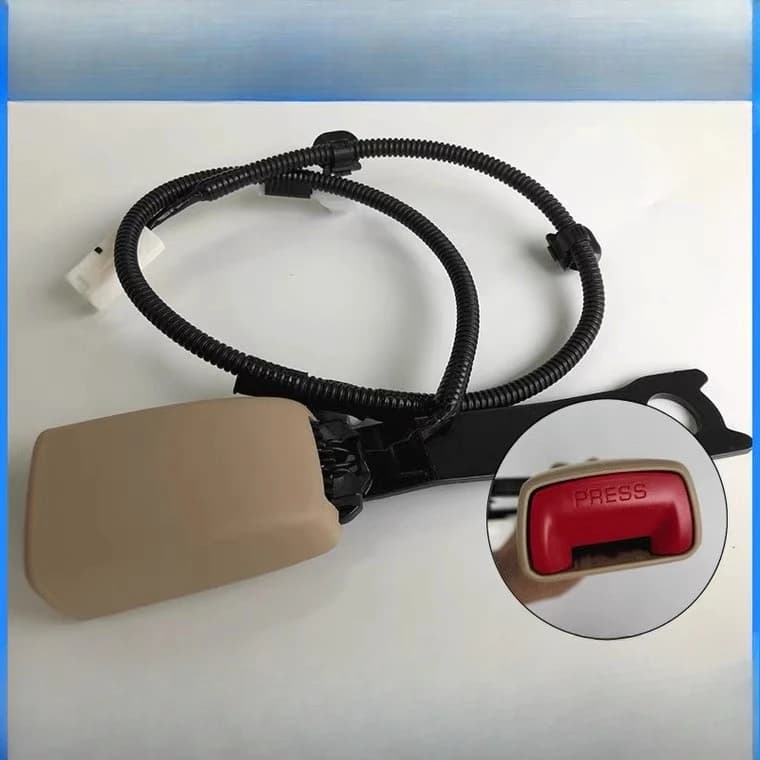 For Toyota Corolla Reiz Crown Camry RAV4 Highlander Seat Belt Socket