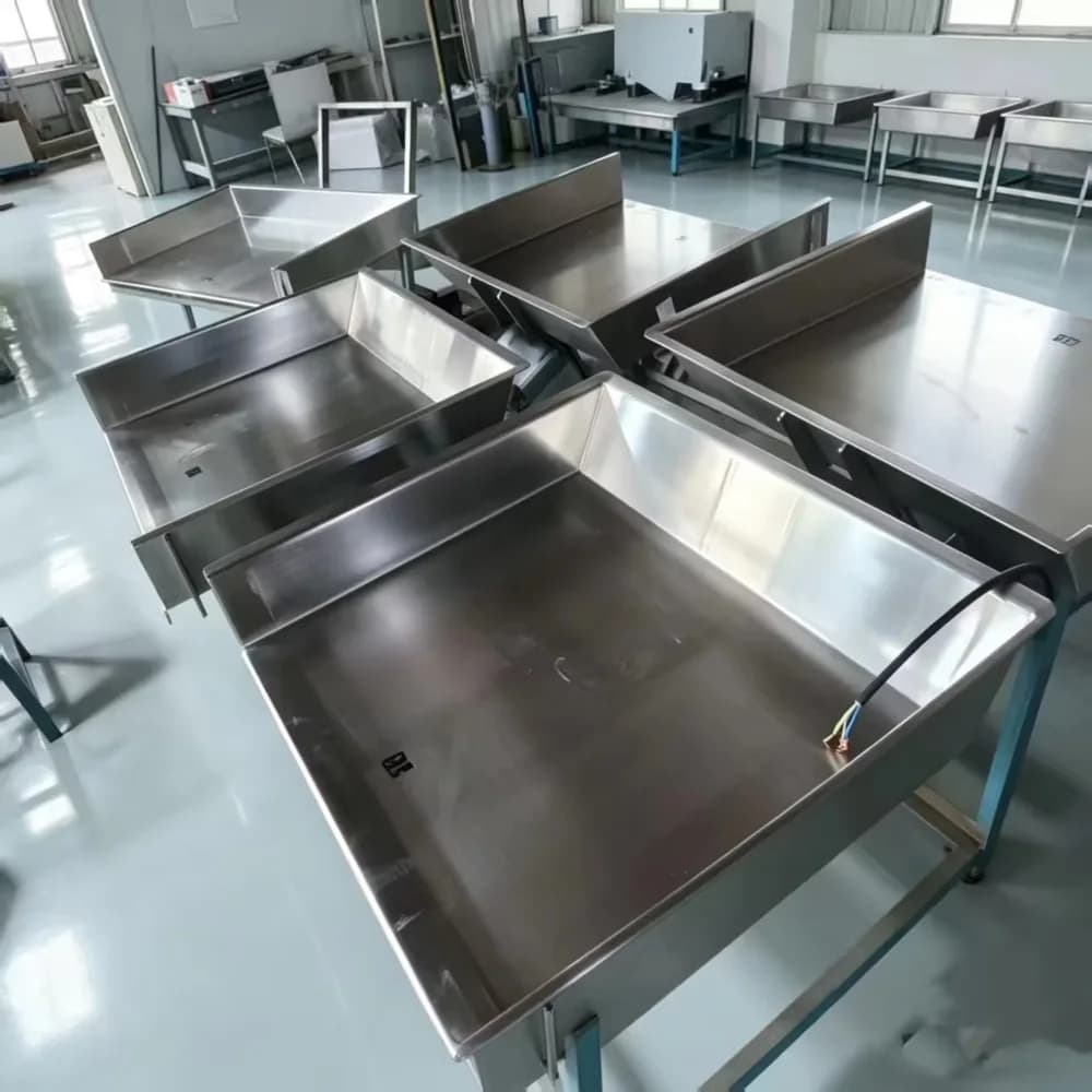 Electromagnetic Vibrating Feeder 10 kW Multi-Voltage Industrial Feeding Equipment 1 Year Warranty High Efficiency