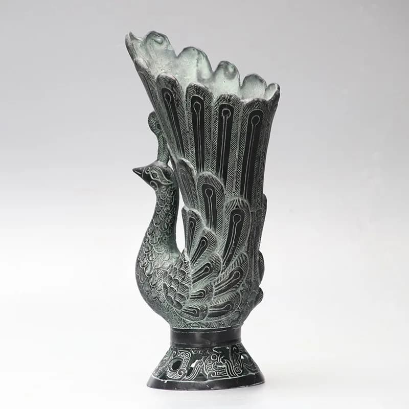 Chinese Old Bronze Peacock Vase Ornament Bronze Craft Curio For Living Room Display Bogu Shelf Home Decoration Collectible