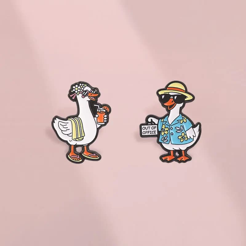 Creative Funny Vacation Style White Goose Brooch Cartoon Summer Beach Leisure Duck Metal Badge Pin DIY Clothing Bags Hat T-shirt