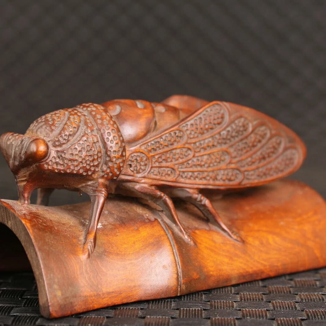 Japanese boxwood hand carved cicada Figure statue netsuke collectable art