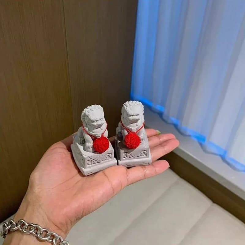 2 Pcs Chinese Chic Feng Shui Awakening Lion Stone Figurines Mini Stone Lion Statues Desktop Living Room Doorway Decor Ornaments