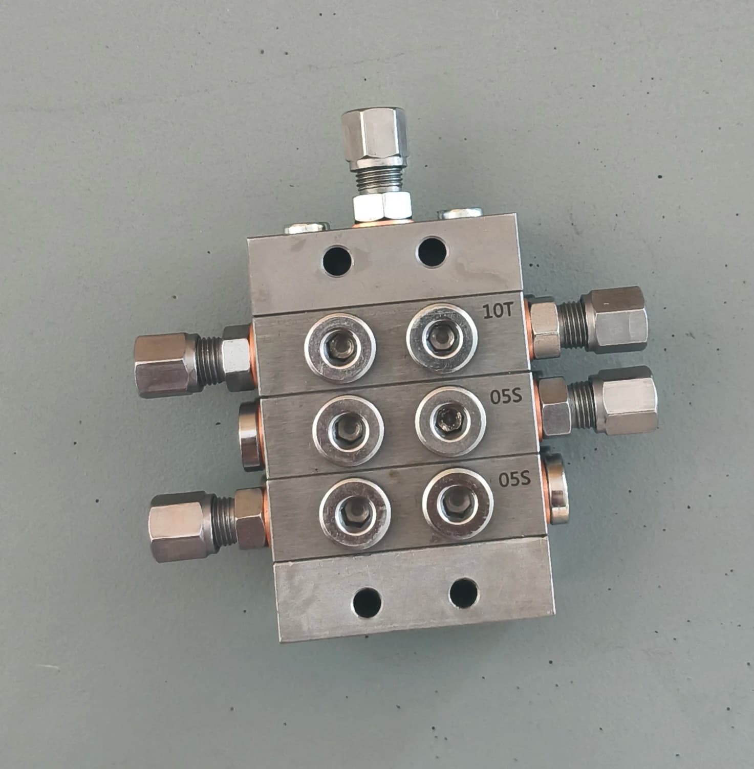 SSV manifold progressive grease distributor block oil distribution valve progressive grease distributor block device