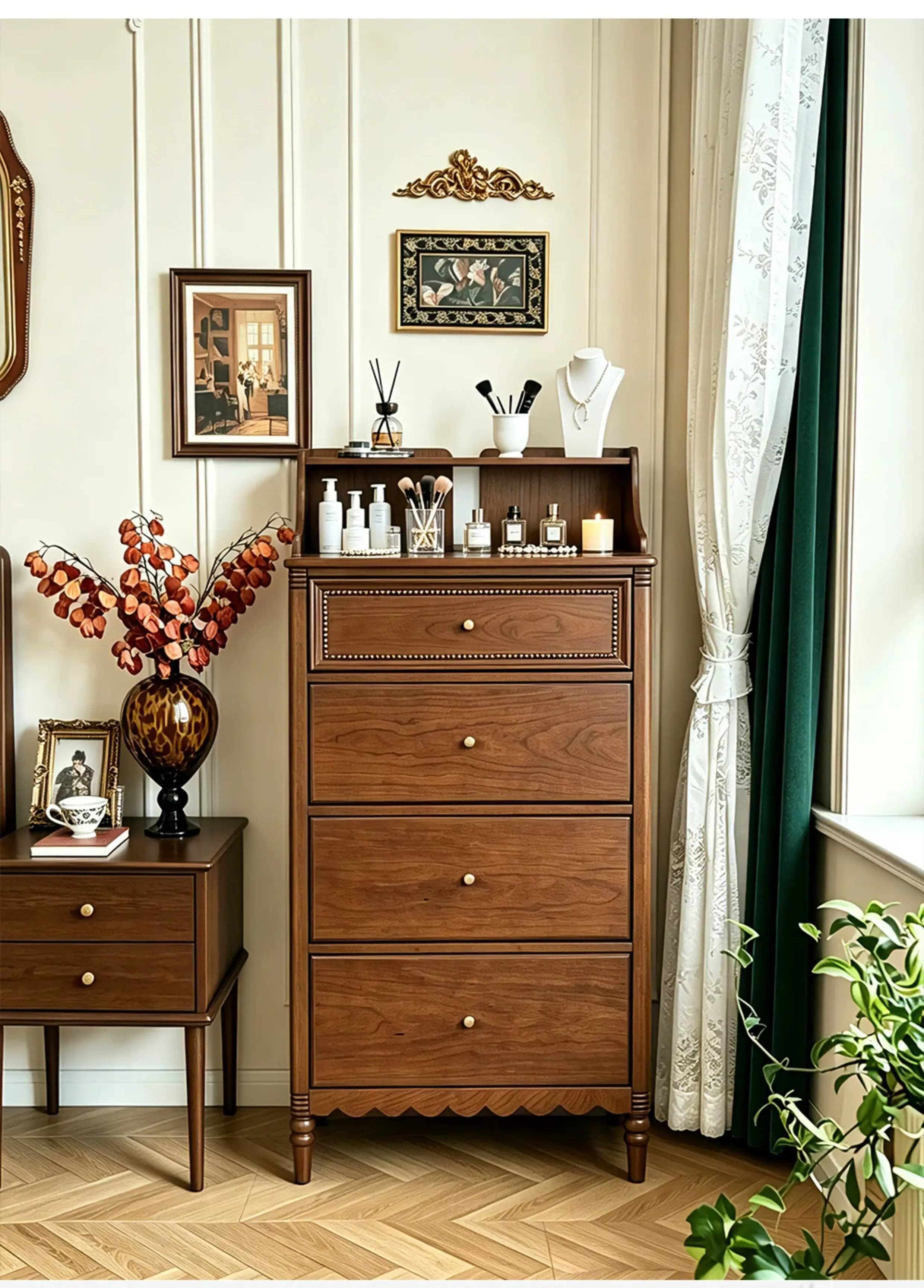 PYH used solid wood chest of drawers for storage cabinets in the bedroom and living room