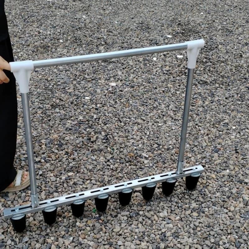 Planting seedling punching machine, planting vegetables and punching holes