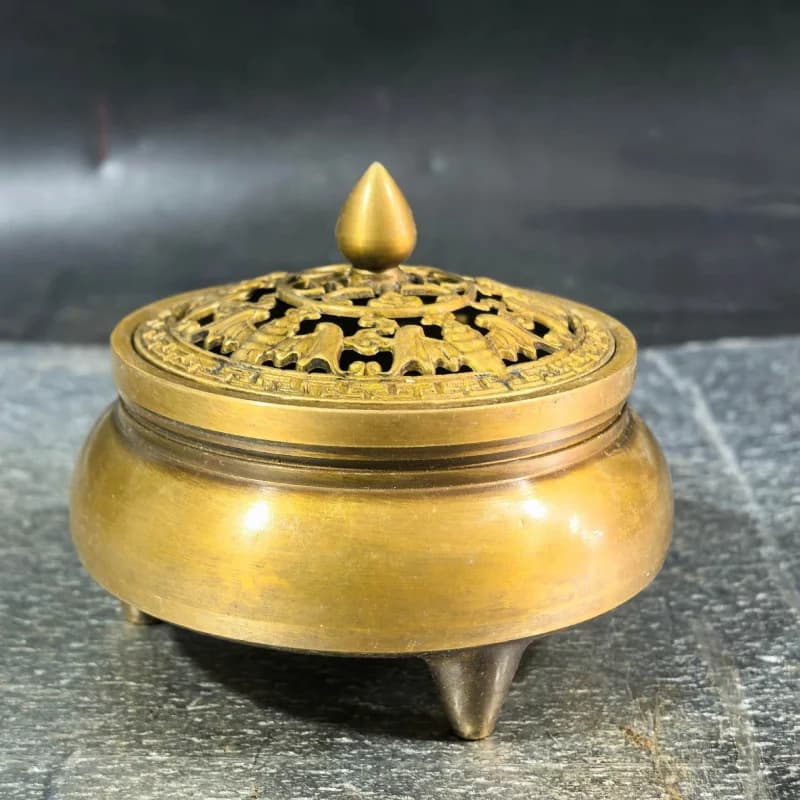 Pure brass vintage dragon-shaped three-legged incense burner for office and bedroom desktop decoration