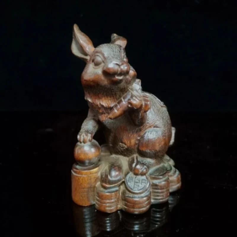 Chinese Vintage Boxwood Carved Exquisite Rabbit Statue Nice Art Work Decor Gift