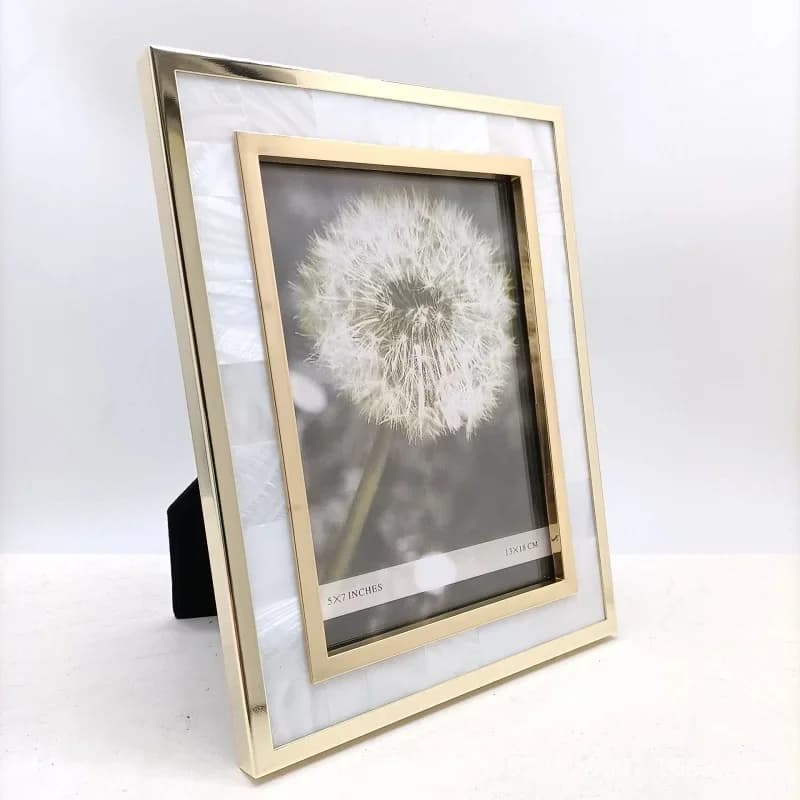 Creative Luxurious Metal Photo Frame Minimalist Decorative Picture Frame Home Décor, Ideal for Photos and Artwork Display