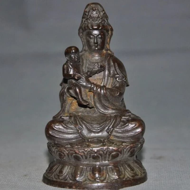 Chinese Buddhism Vintage Carved bronze Kwan-Yin Guanyin Bodhisattva goddess Buddha statue