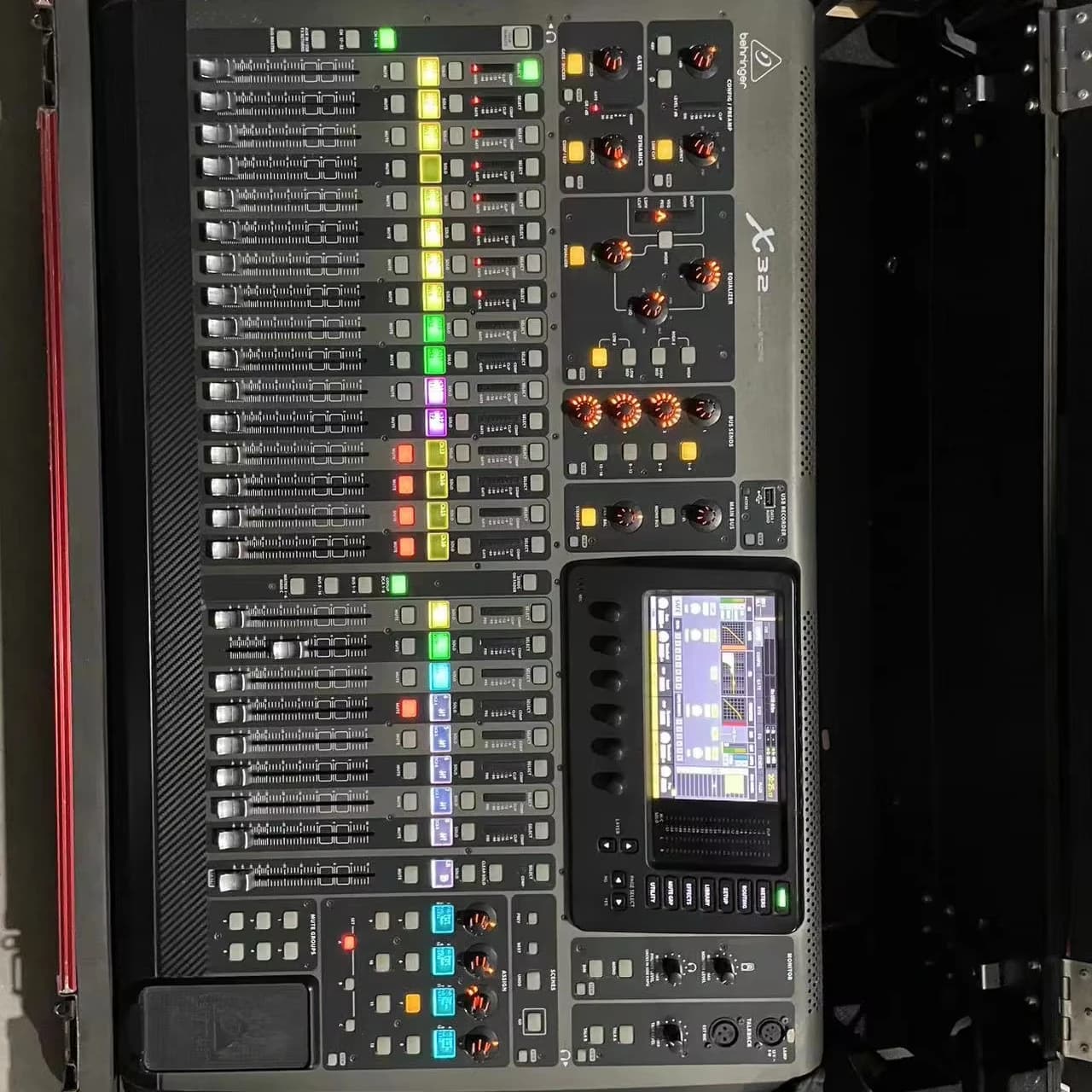 X32  Professional 32-Channel Digital Audio Console Mixer Touch Screen Metal Built-In Recorder Surround