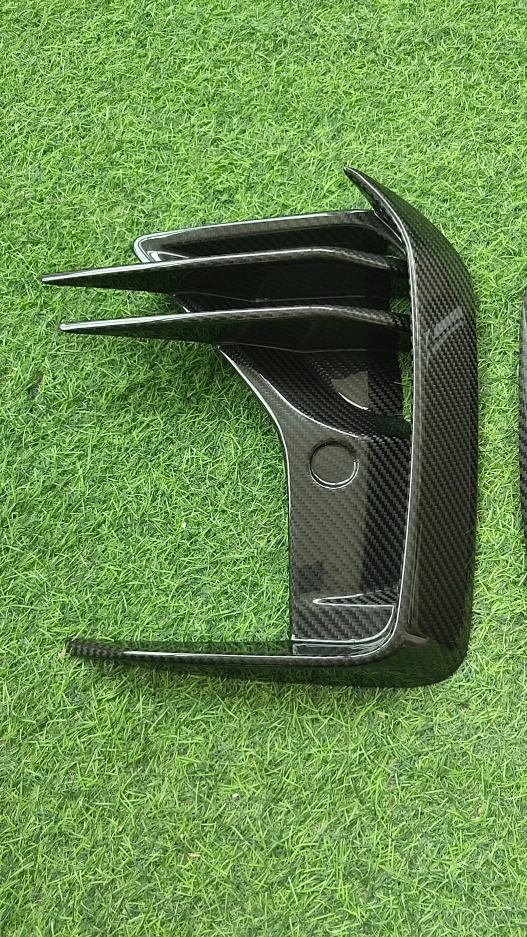 High Quality Dry Carbon  Front Bumper Trim for X3M F97  Lci