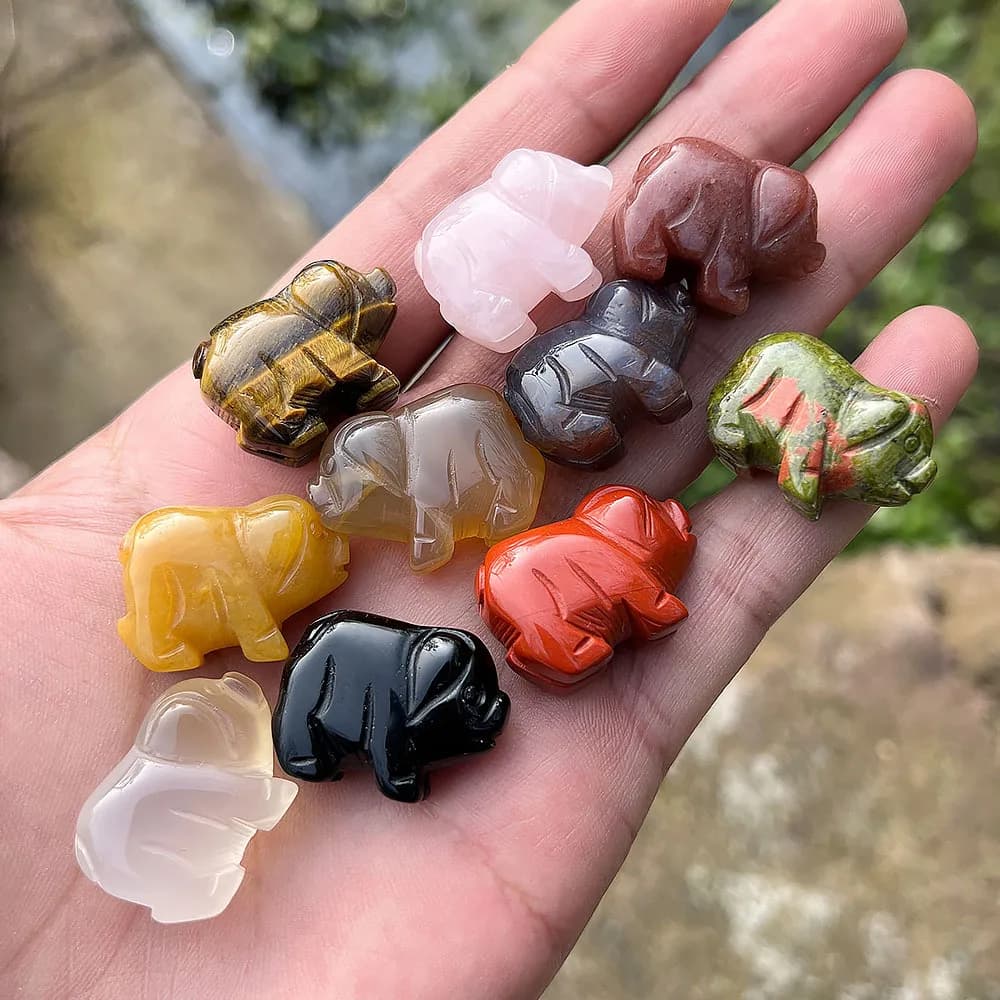 1 inch Natural Stone Carved Pig Shape Animal Mini Handcarved Gemstone Healing Crystals Figurine Statue Carving Office Home Decor