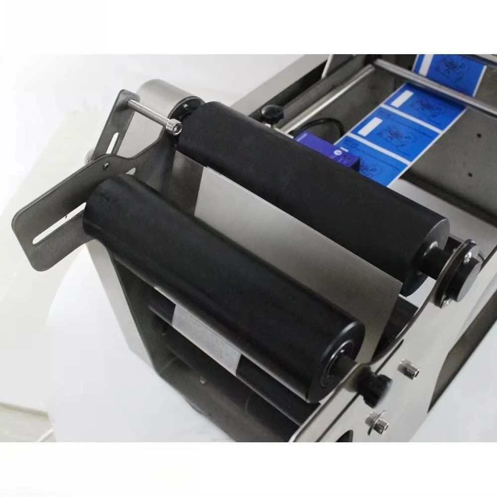 2026 hot sales Sticker horizontal can labeling machine small round bottle semi-automatic