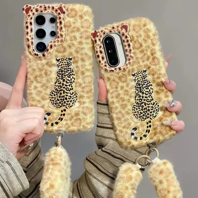 Y2K Embroidery Leopard Pattern Plush Phone Case for S26 Ultra Fluffy Wrist Strap Protective Cover for Samsung Galaxy S25 A57