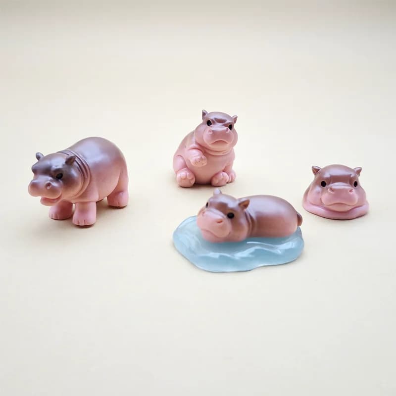 2pcs Cute Resin Hippo Figurines, Mini Small Animal Miniatures Status for DIY Crafts Micro Landscaping Home Desk Decorations