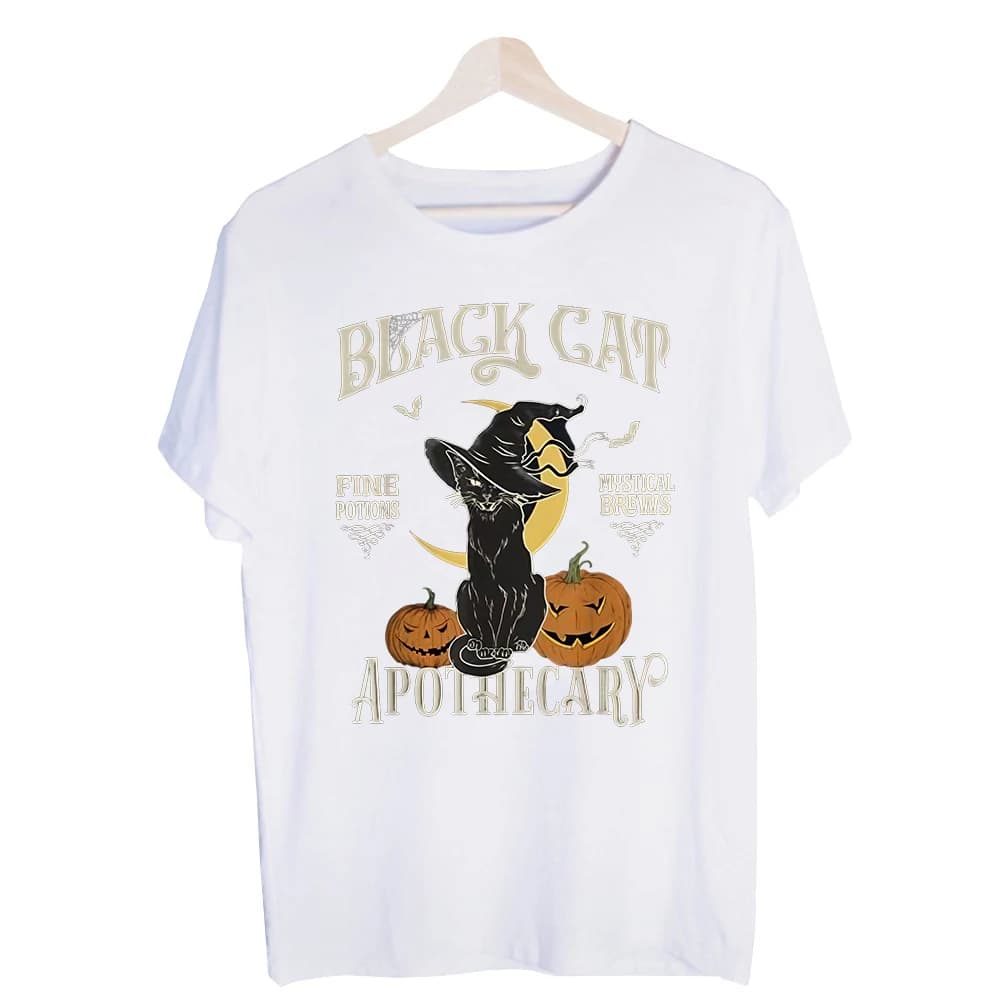 Men's Black Cat and Pumpkin Graphic Tee, Short Sleeve Crew Neck T-Shirt with Vintage Halloween Design for Casual Fall Outfits